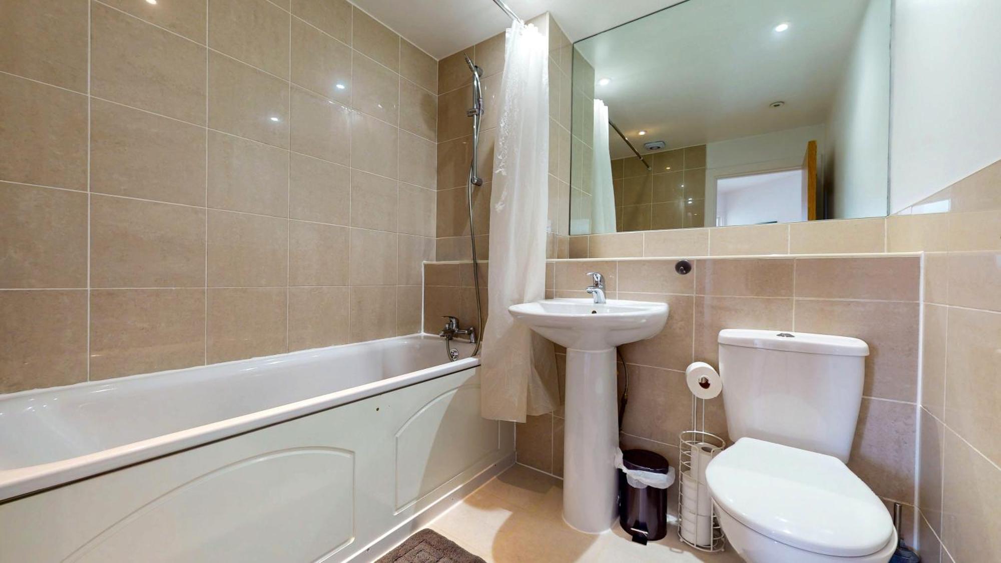 2 Bedroom Flat 1 Stop From Bridge Apartamento